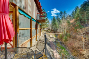 Riverside Retreat with Screened Porch 6 Mi to Taos!